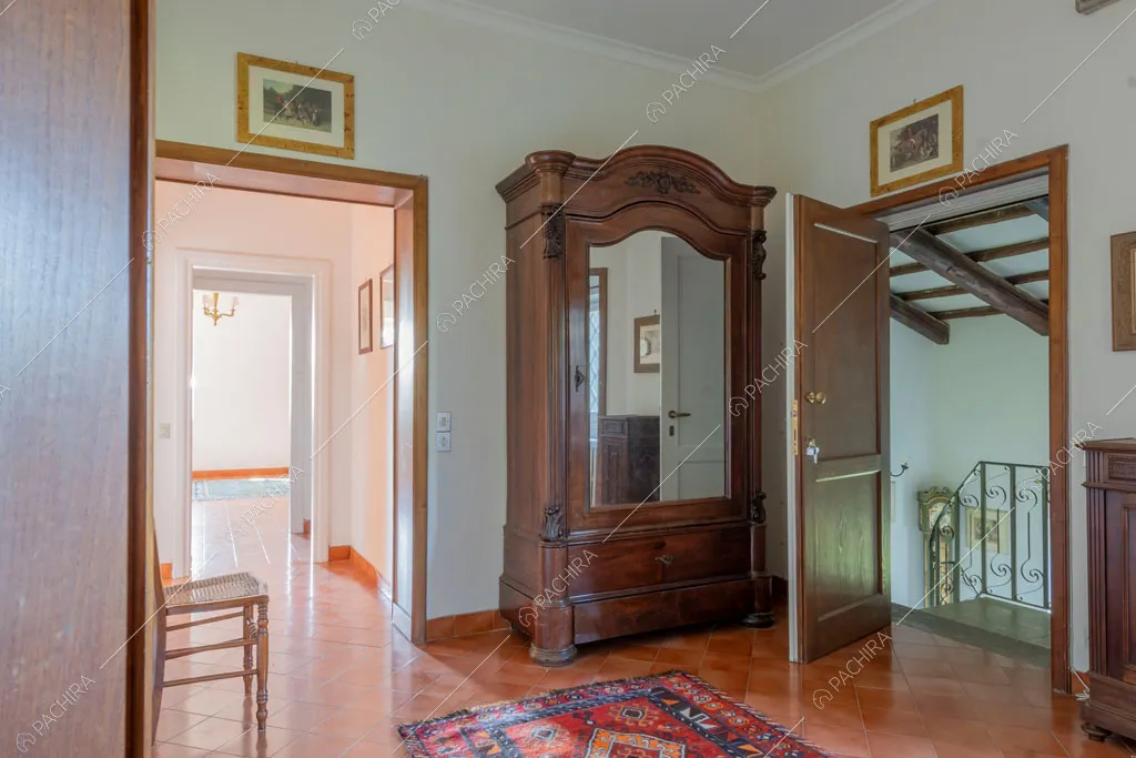 Atrio della dimora storica Logan, location in stile classico a Roma