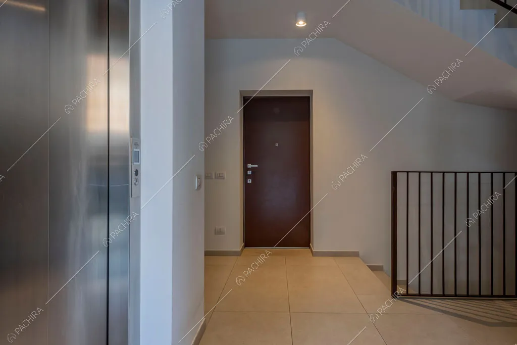 Pianerottolo del loft Fenice, location in stile contemporaneo a Milano