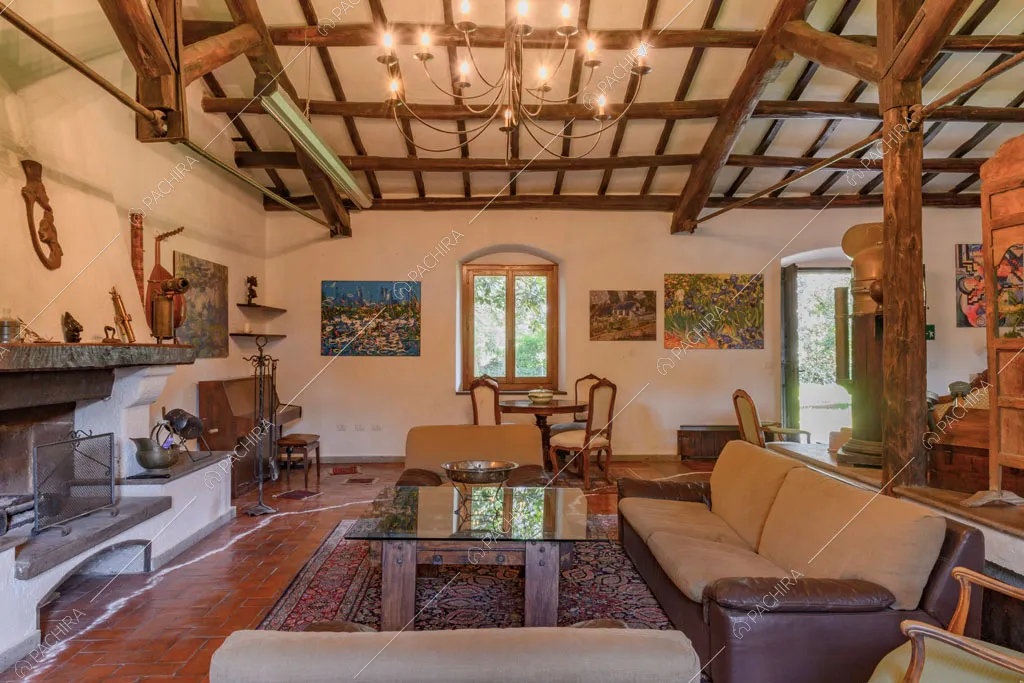 Salotto della villa Ebridi, location in stile rustico a Roma
