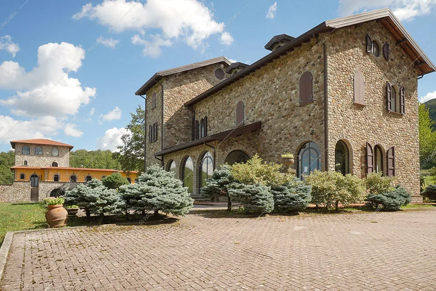 Esterni della villa rustica Tapioca, location per shooting a Rimini