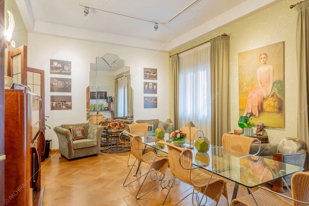 Sala da pranzo dell'appartamento Yalu, location in stile contemporaneo a Roma