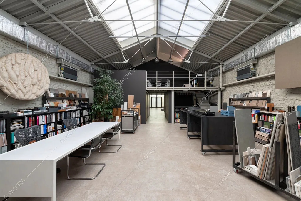 Sala dell'espositivo Ossa, location in stile moderno a Roma
