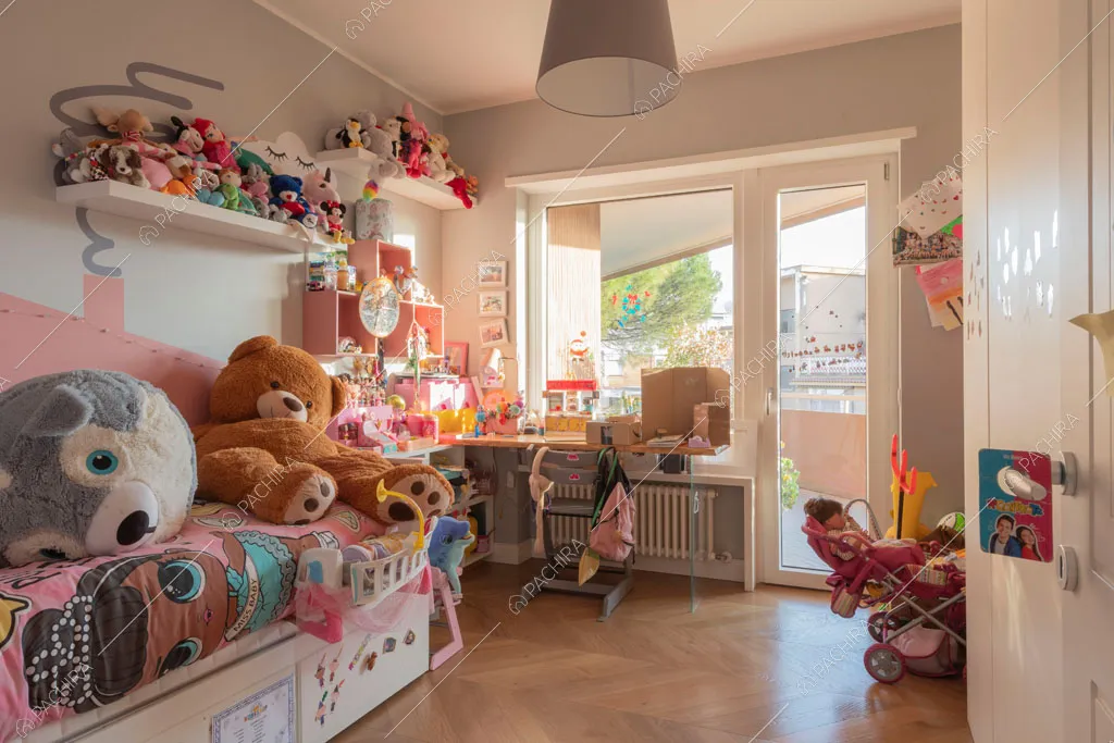 Camera da letto dei bambini dell'appartamento Molucche, location in stile contemporaneo a Roma