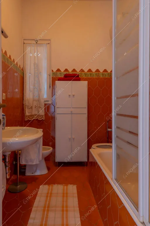 Bagno della dimora storica Logan, location in stile classico a Roma