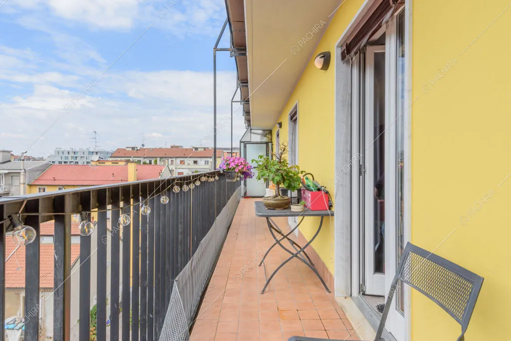 Balcone dell'appartamento Quiabo, location in stile contemporaneo a Milano