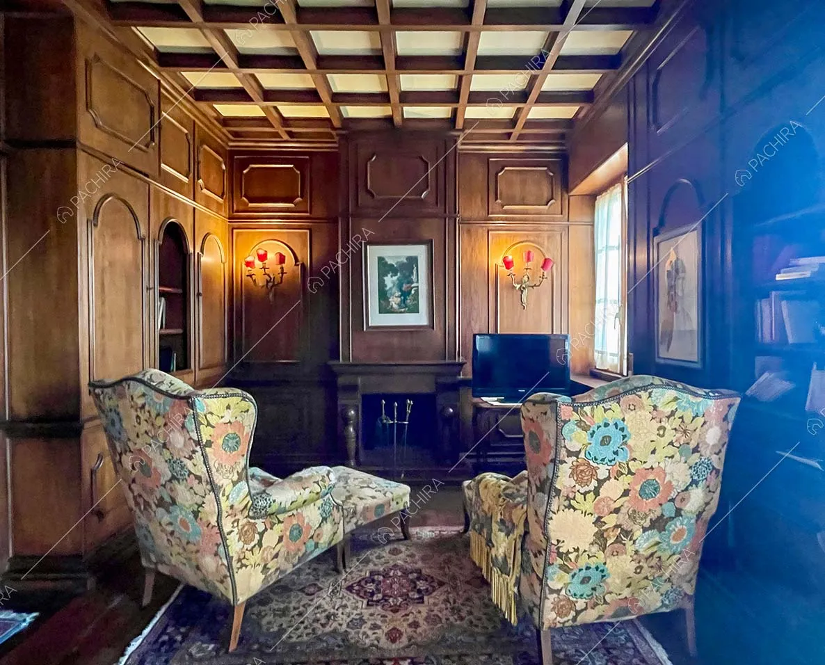 Salotto della villa Apatite, location in stile classico a Roma