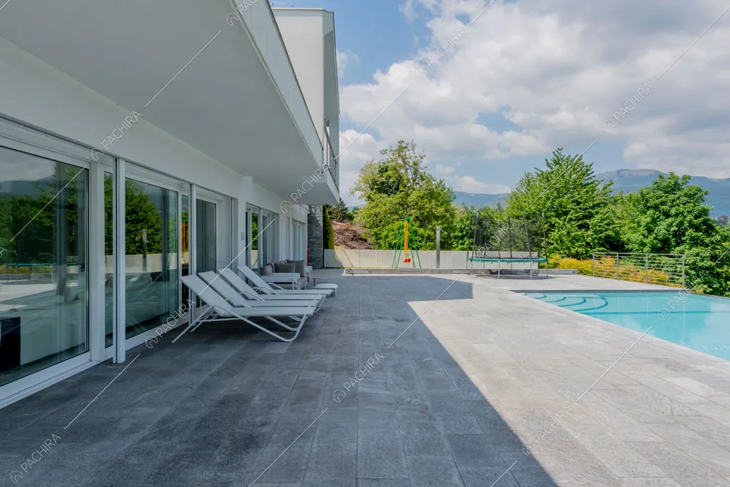 Esterni della villa Coral, location in stile contemporaneo a Como