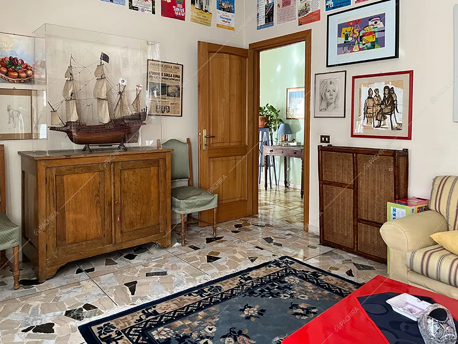Salotto dell'appartamento Mura, location in stile classico a Roma