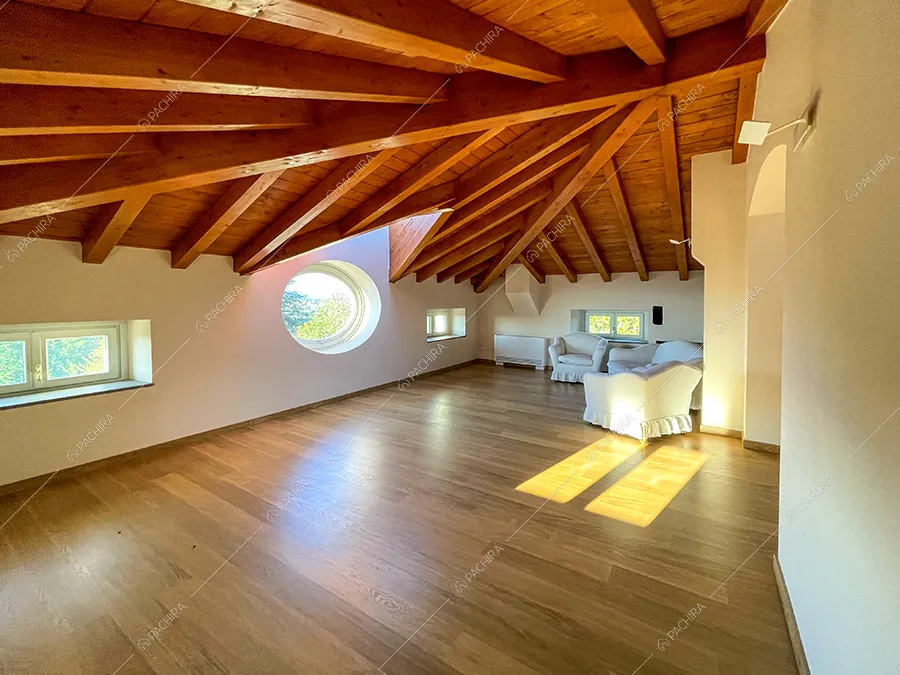 Sala della villa Parnaso, location in stile classico a Lecco