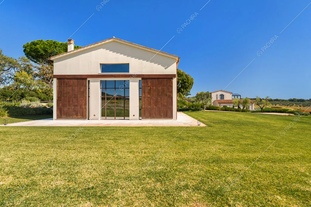 Esterni della villa Gypsum, location in stile moderno a Grosseto