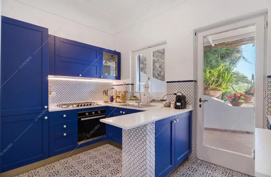 Cucina della villa Oder, location in stile classico a Napoli