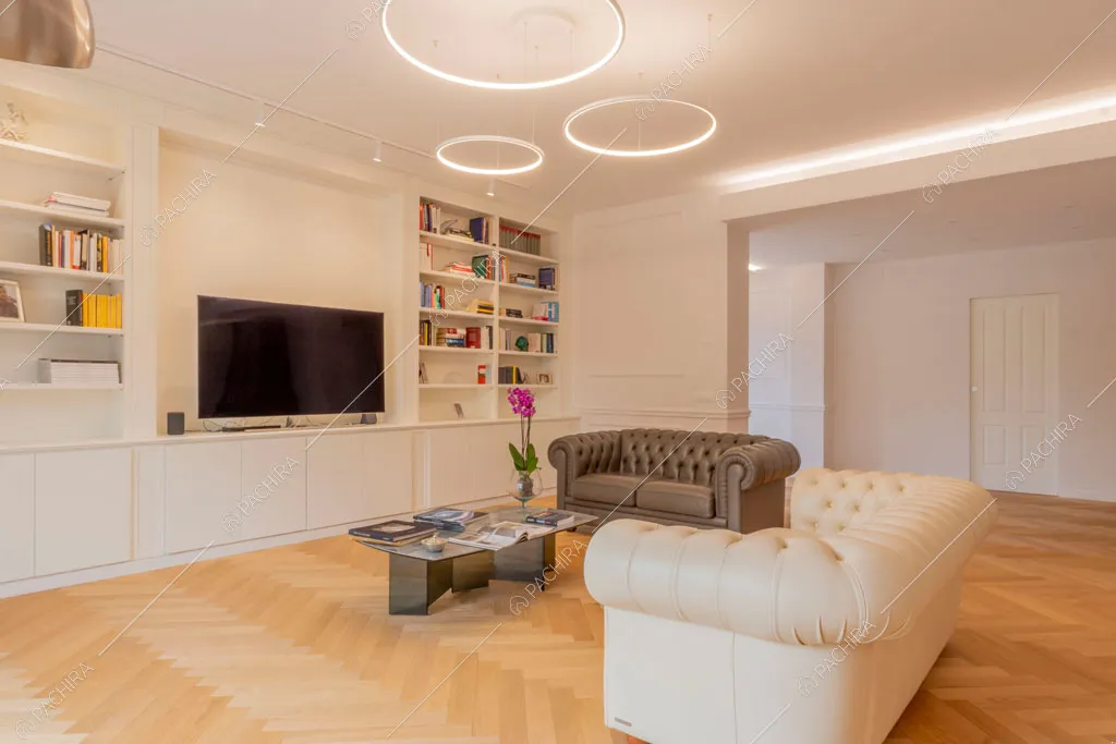 Libreria nel salotto della villa Murray, location in stile contemporaneo a Roma