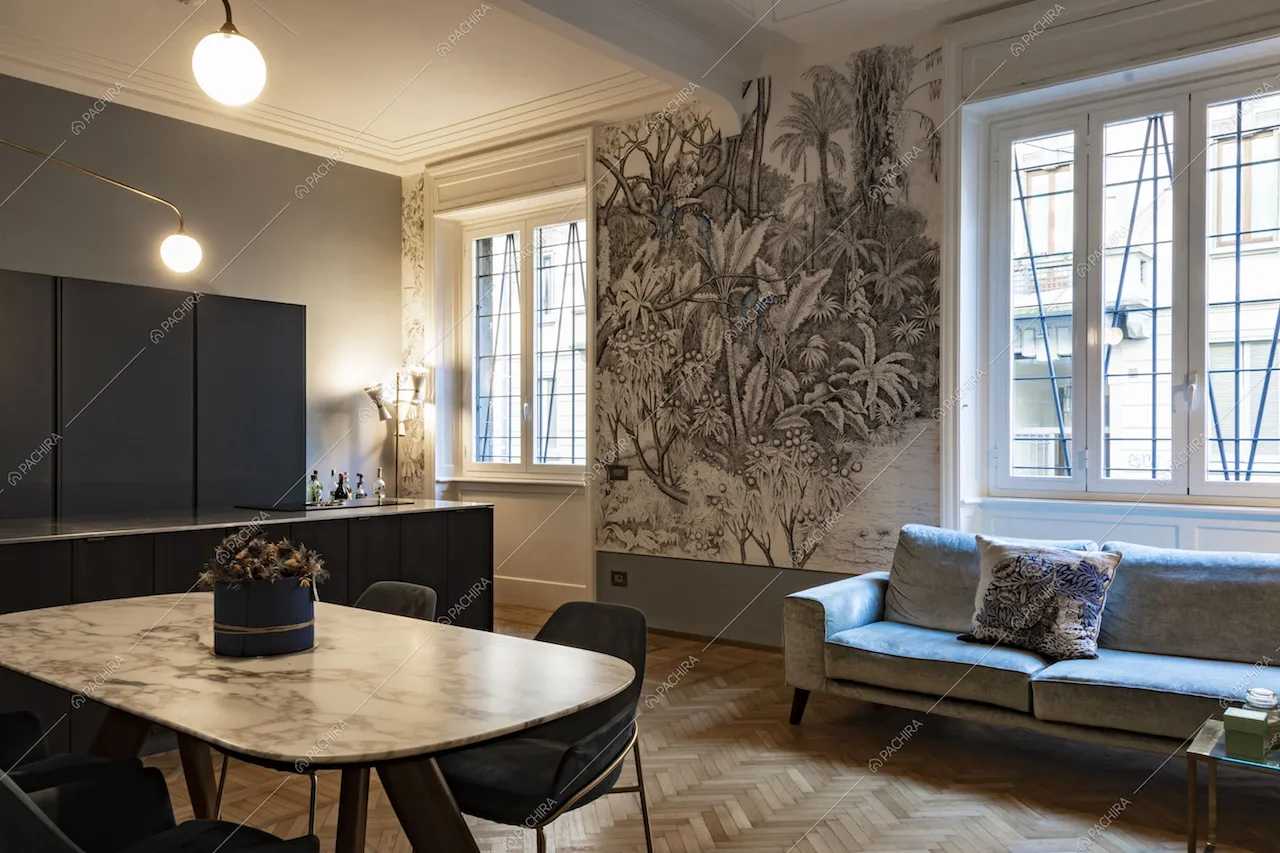 Cucina a vista con pavimento in parquet
