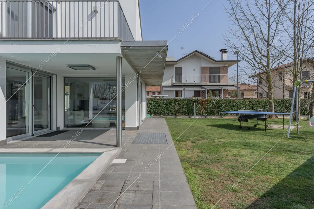 Giardino della villa Lilium, location in stile moderno in Provincia di Milano