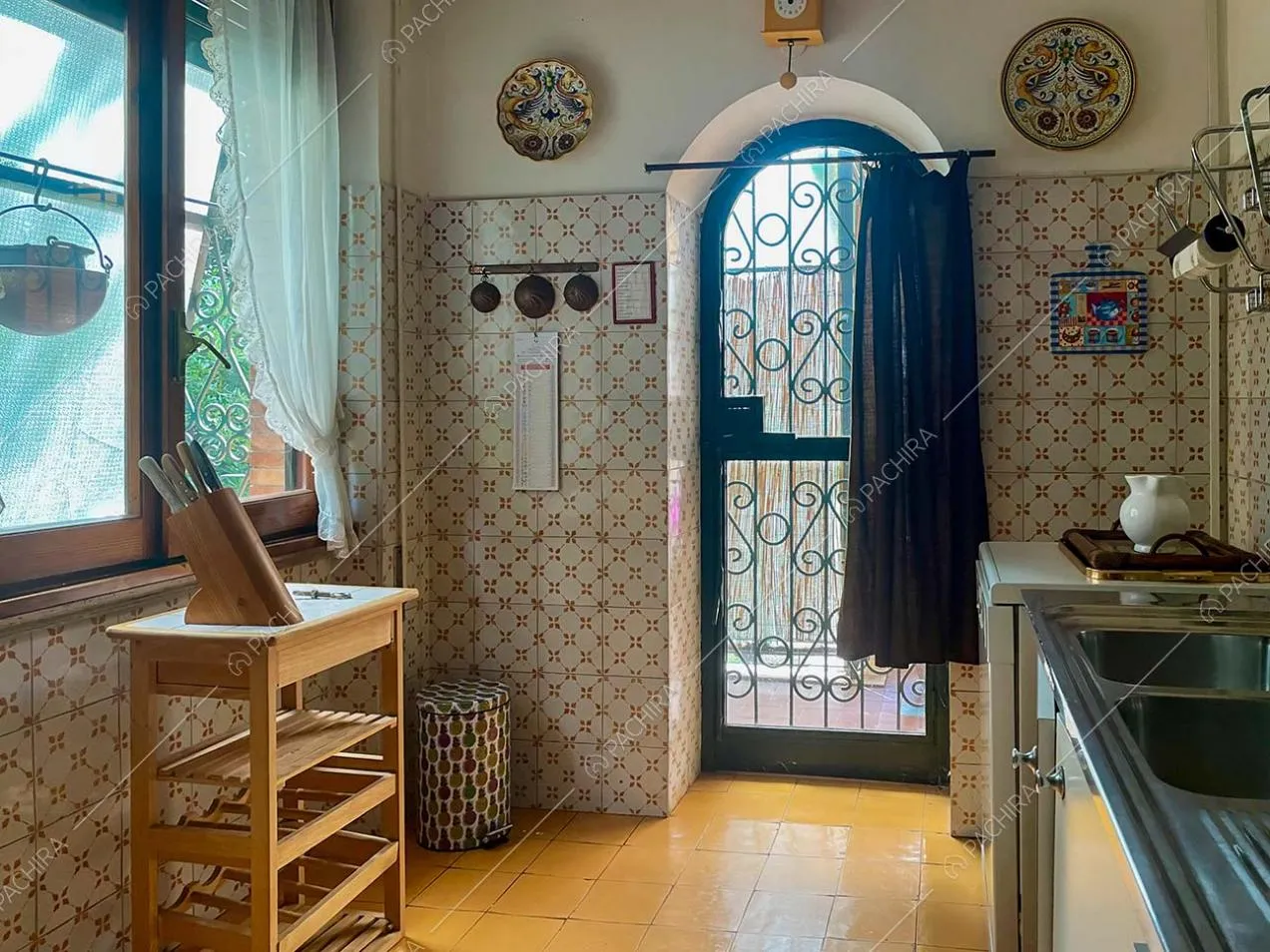 Cucina della villa Apatite, location in stile classico a Roma
