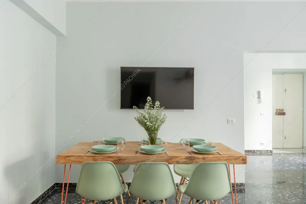 Tavolo da pranzo dell'appartamento Crescione, location in stile contemporaneo a Roma