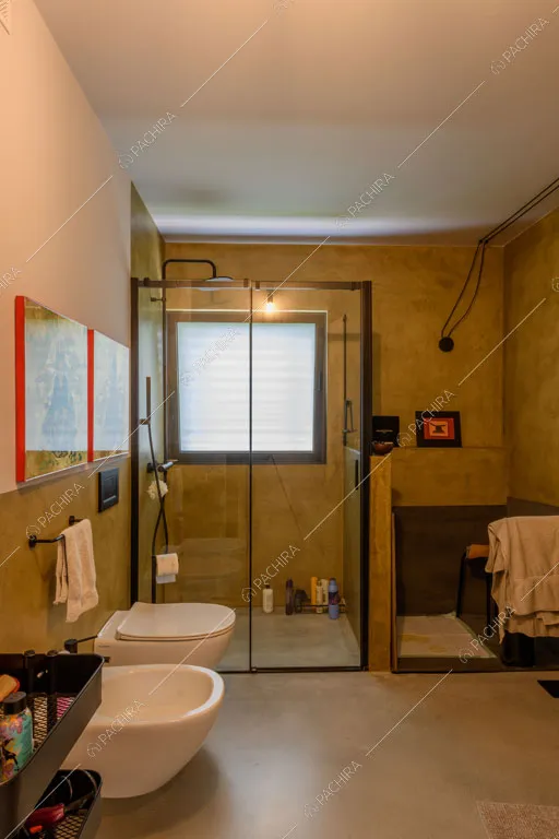 Bagno della villa Aral, location in stile contemporaneo a Monza