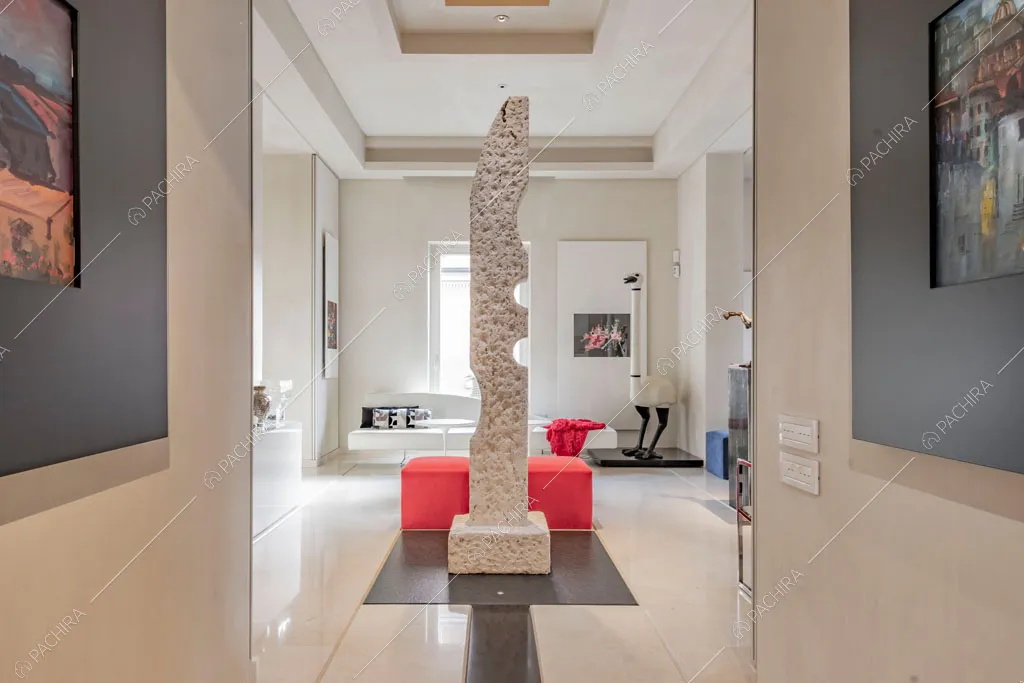 Atrio dell'appartamento Kamala, location in stile contemporaneo a Roma