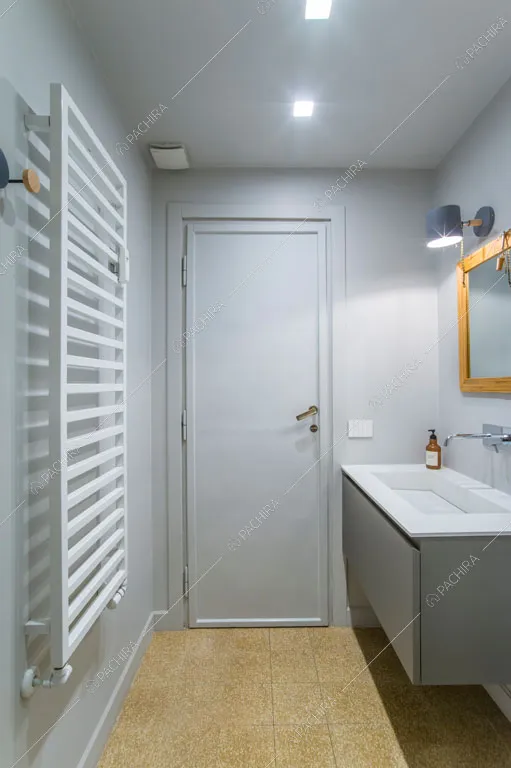 Bagno dell'appartamento Grifola, location in stile contemporaneo a Roma
