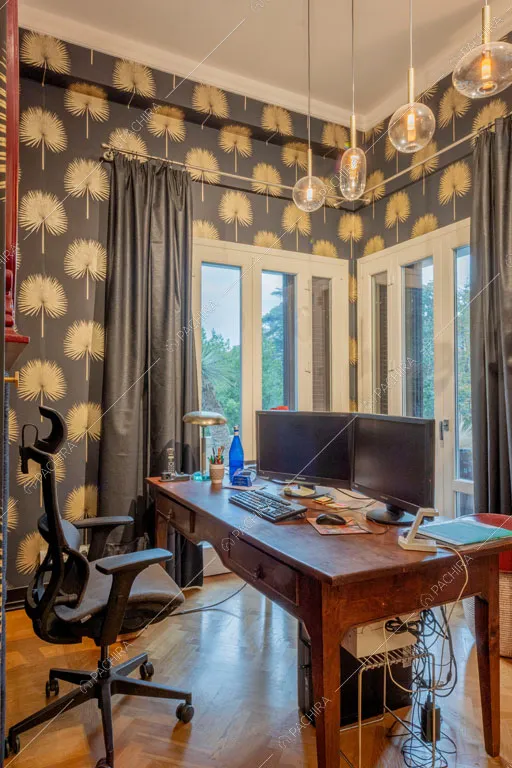 Studio dell'appartamento Yalu, location in stile contemporaneo a Roma