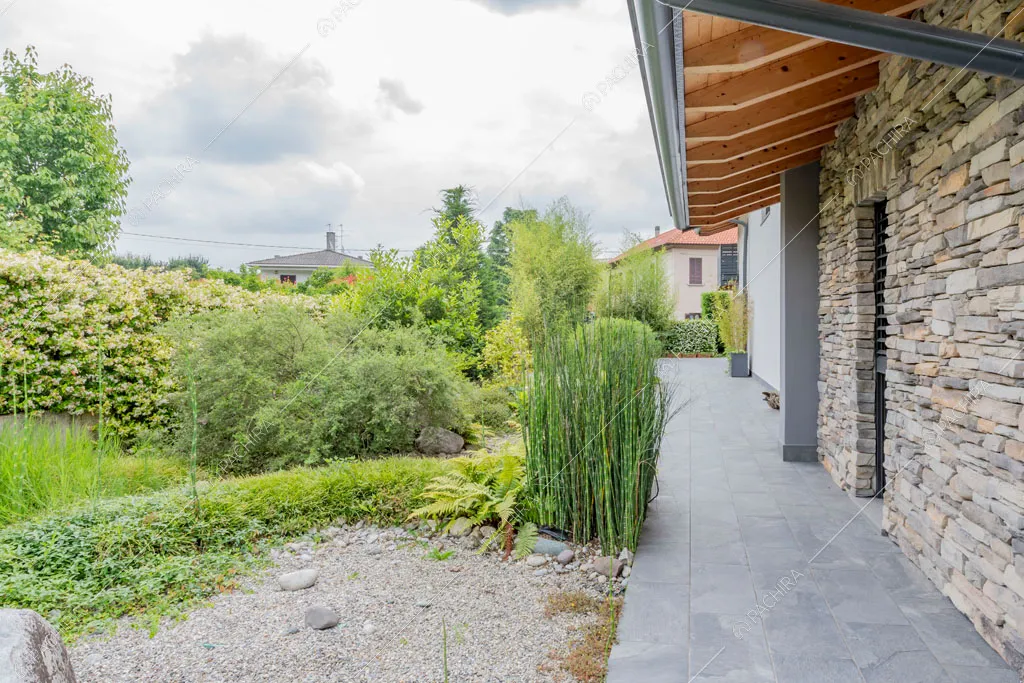 Esterni della villa Galena, location in stile contemporaneo a Monza