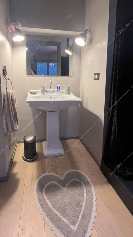 Bagno della villa Andesine, location in stile moderno a Roma