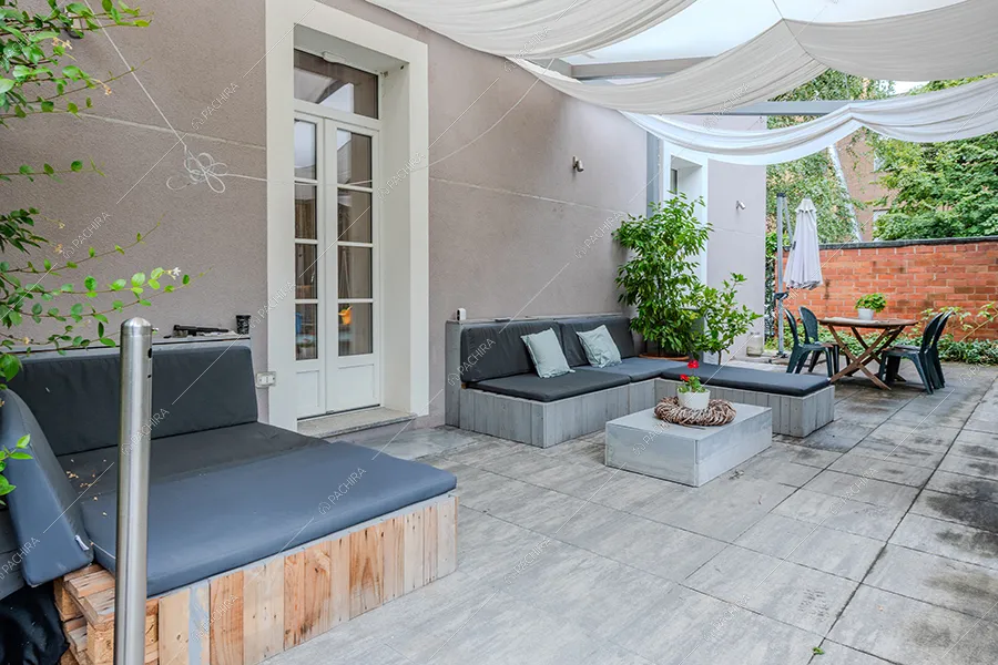 Esterni della villa Dioptasio, location in stile moderno a Monza