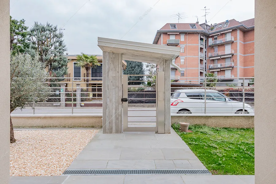 Vialetto della villa Morava, location in stile moderno a Milano