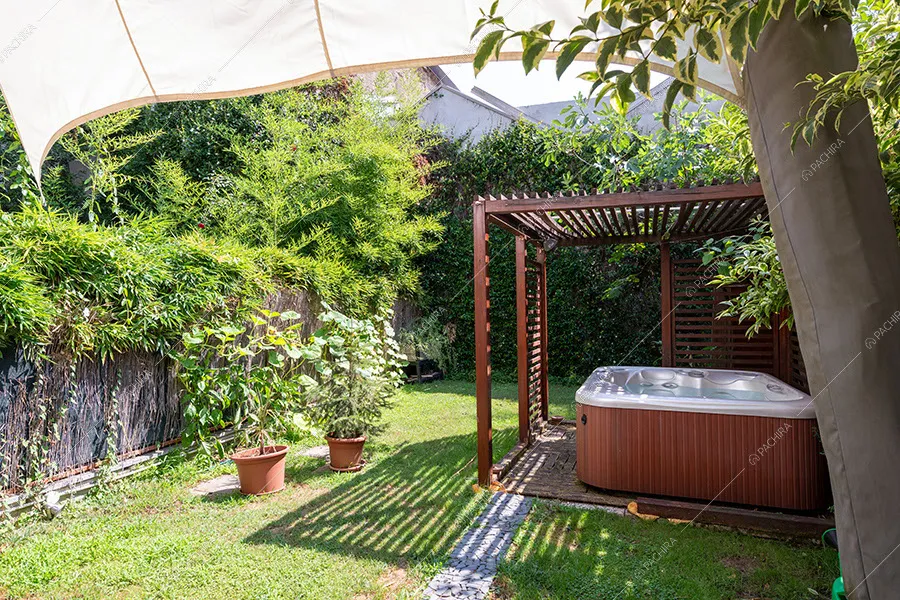 Giardino della villa Malachite, location in stile moderno a Milano