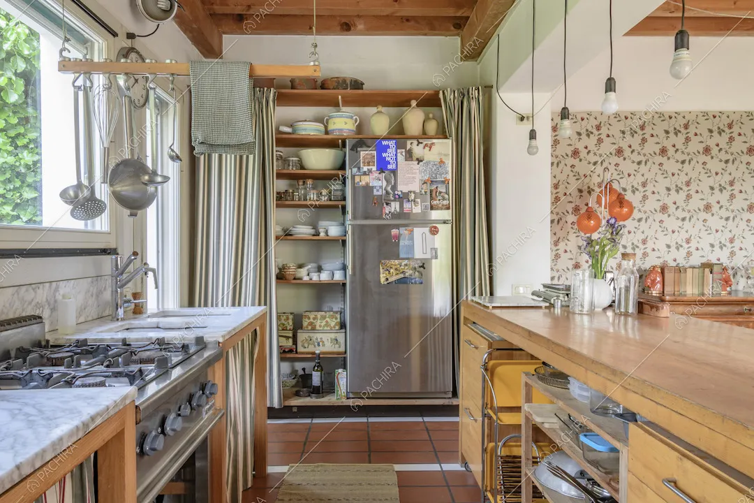 Cucina con fornelli a gas