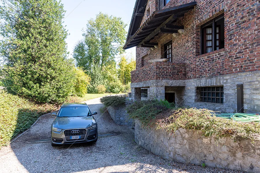 Vialetto della villa Realgar, location in stile country a Milano