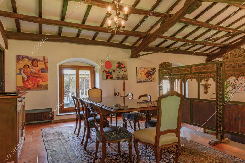 Sala da pranzo della villa Ebridi, location in stile rustico a Roma