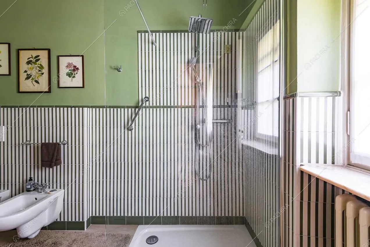 Bagno della villa Archibusa, location in stile classico a Como