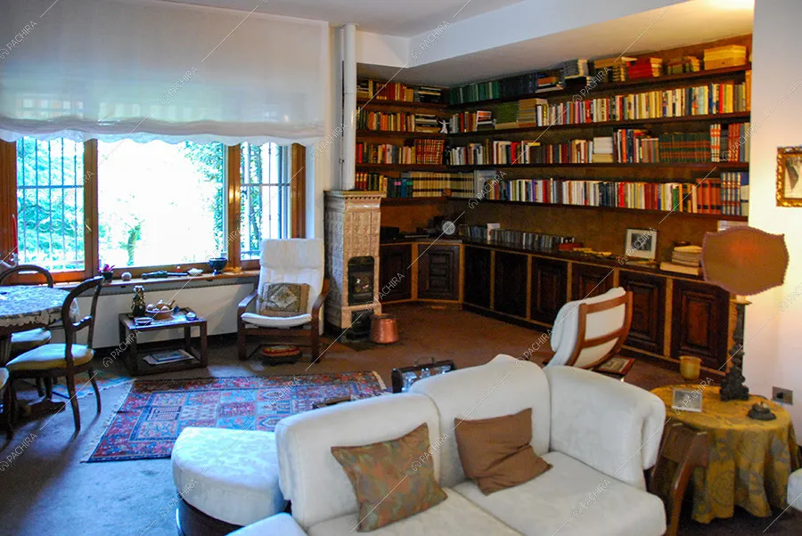 Salotto della villa Acetosa, location in stile vintage a Lecco