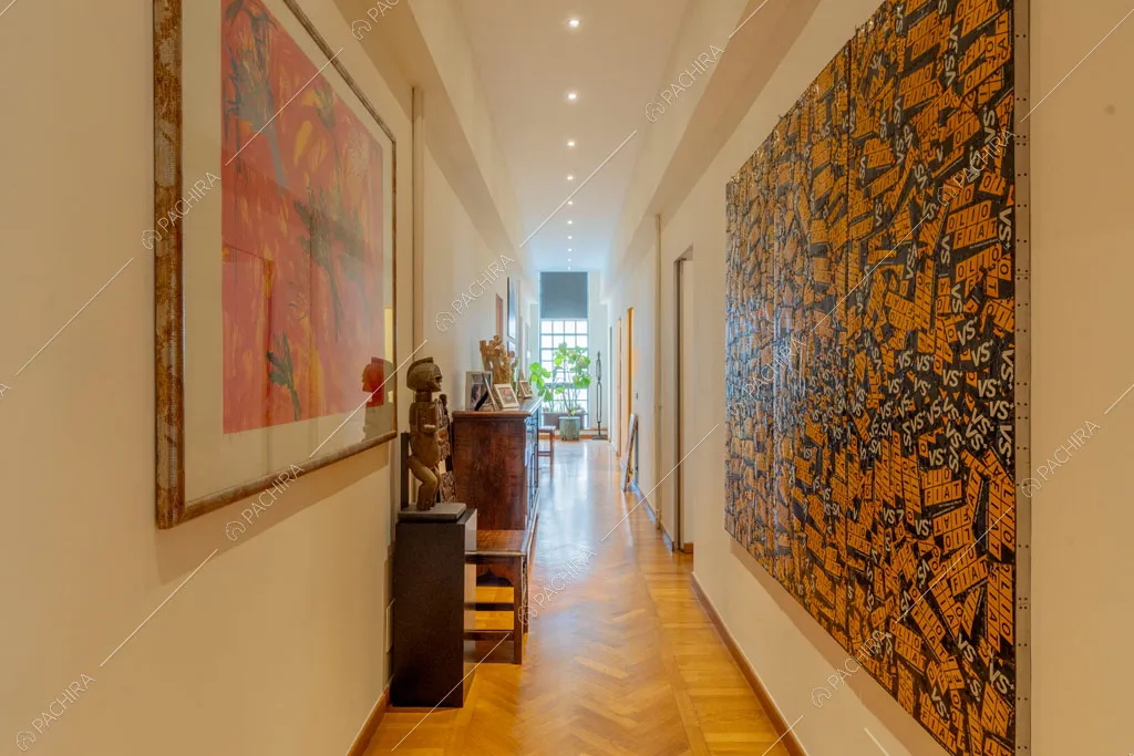Corridoio dell'appartamento Yalu, location in stile contemporaneo a Roma