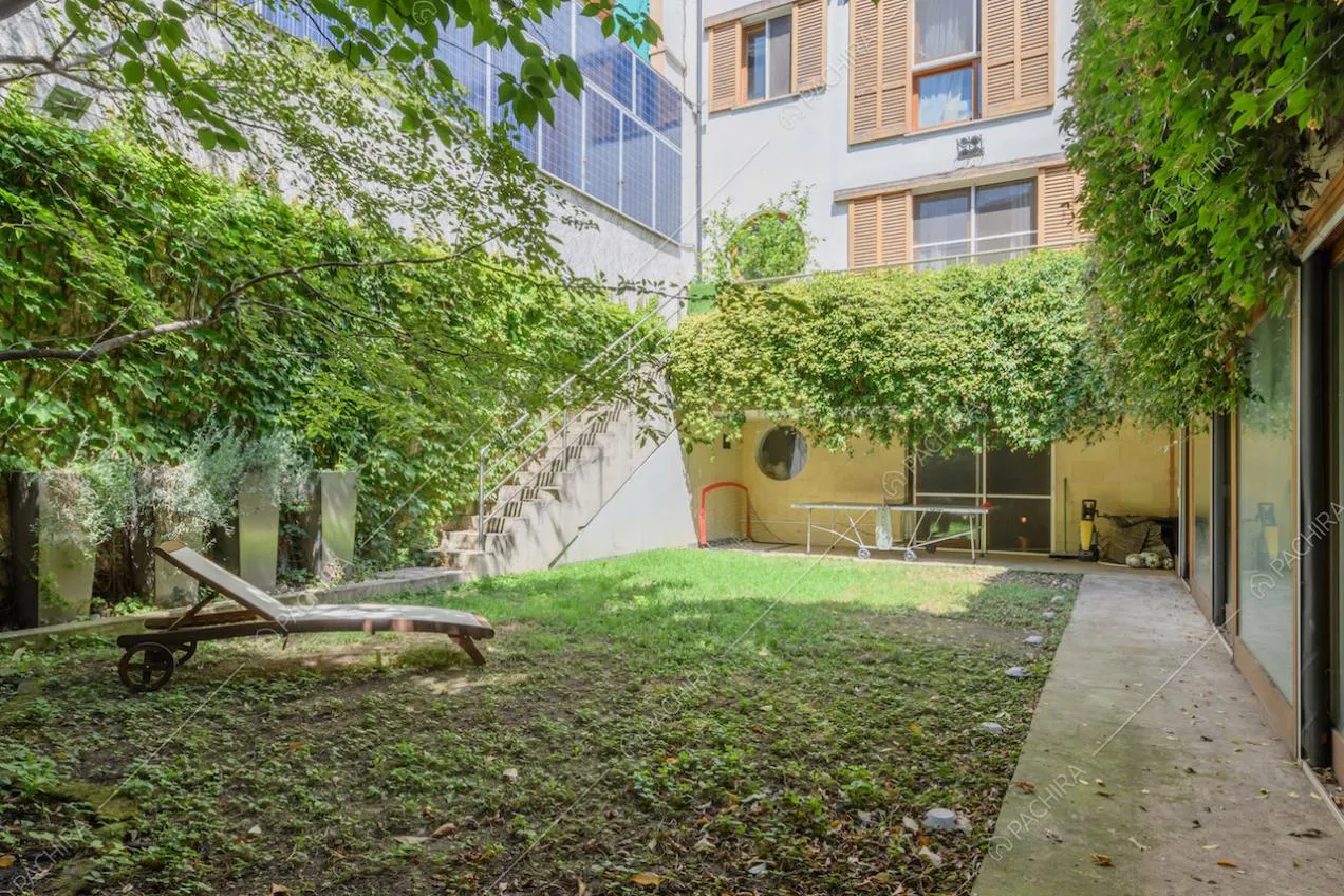 Cortile interno e vista sulla location