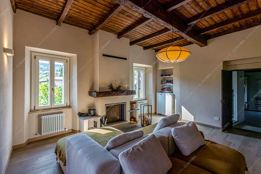 Salotto della villa Zinco, location in stile country a Pavia
