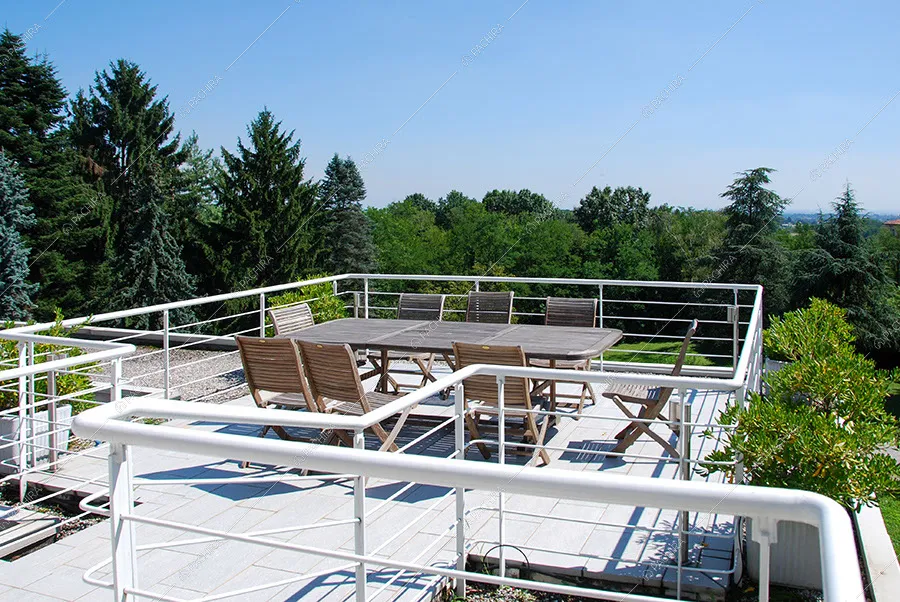 Terrazza della villa Acetosa, location in stile vintage a Lecco
