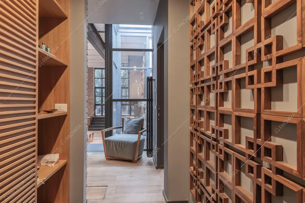 Luminoso corridoio del loft Berillio, location in stile contemporaneo a Roma