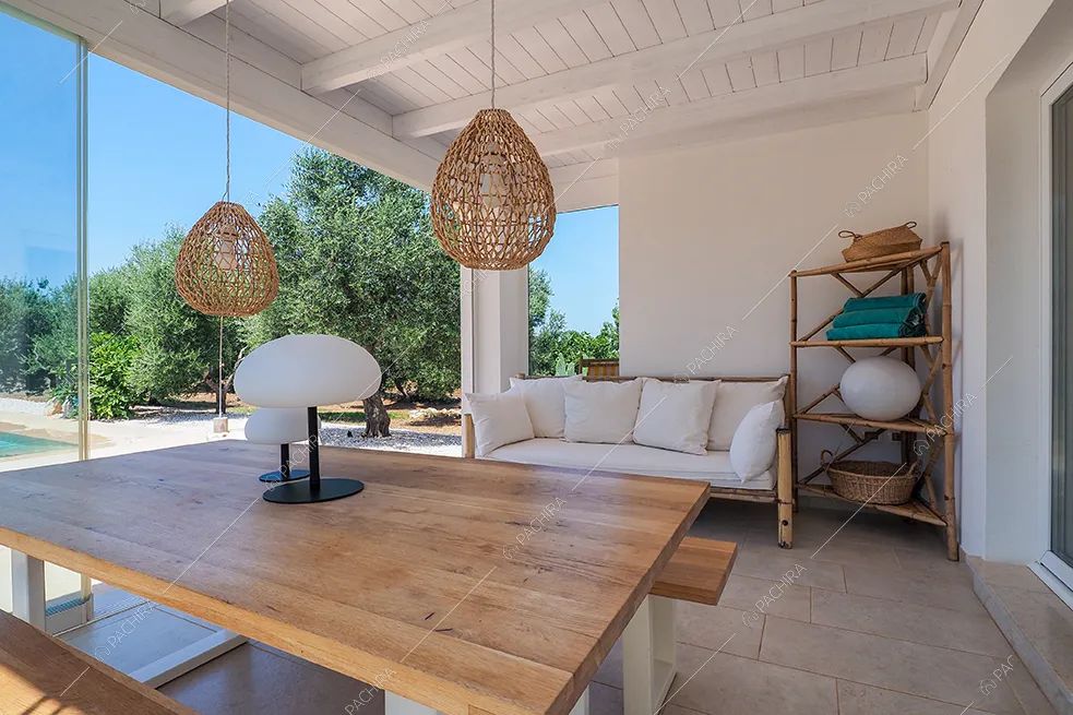 Veranda della villa Iolite, location in stile minimal a Brindisi