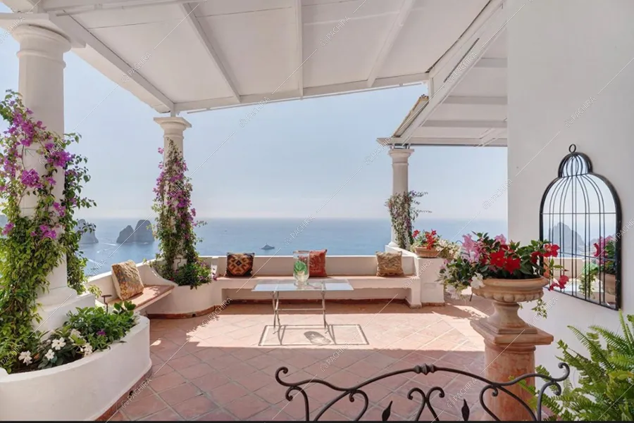 Terrazza della villa Oder, location in stile classico a Napoli