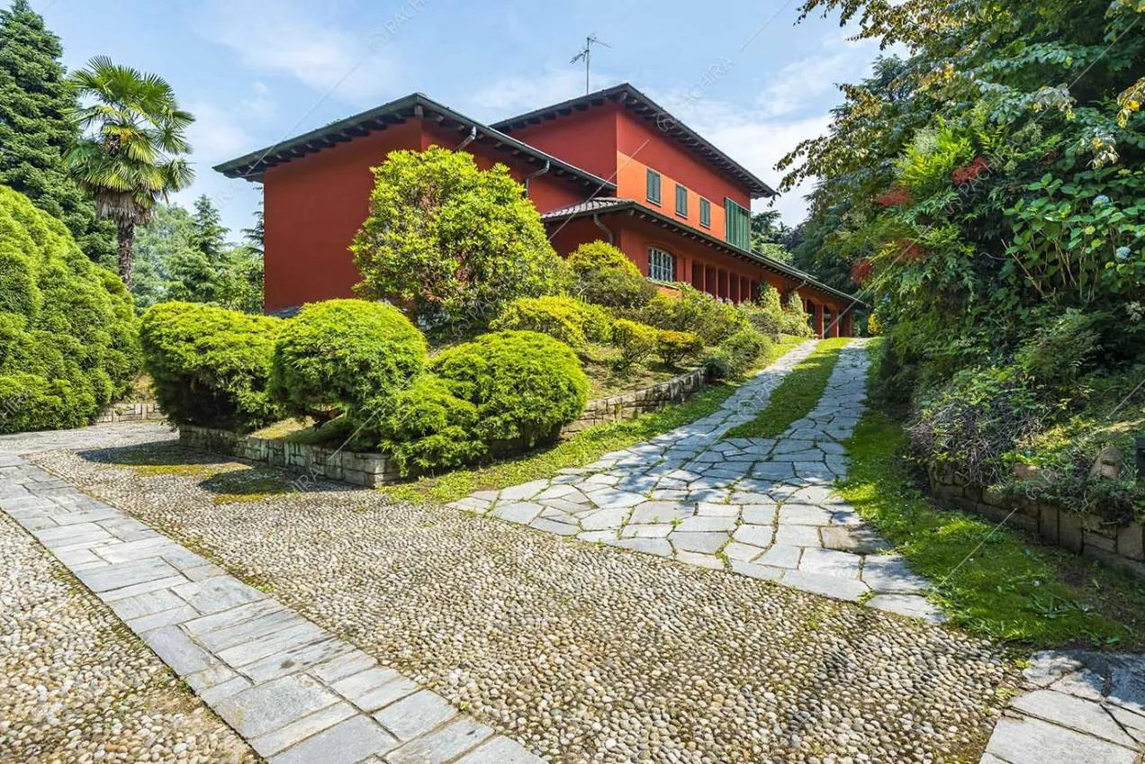 Vialetto della villa Archibusa, location in stile classico a Como