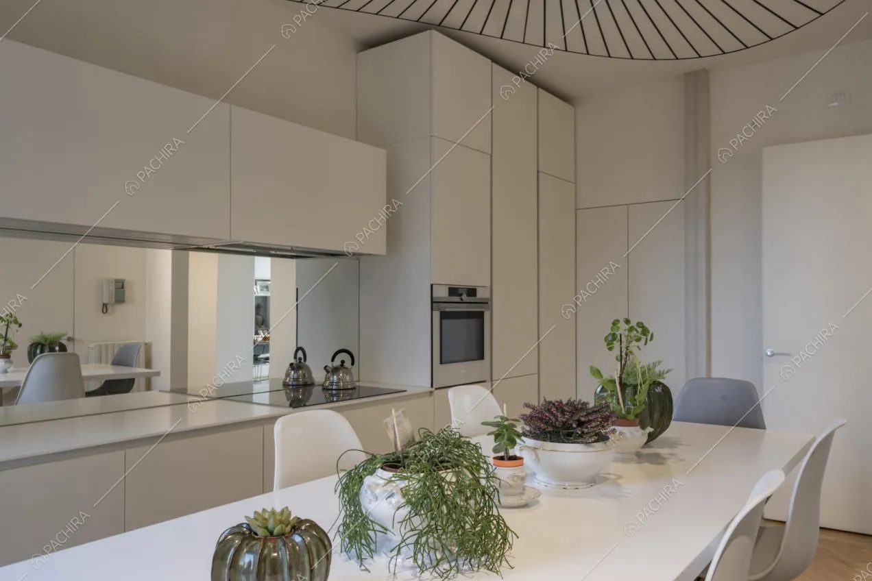 Prospettiva sulla cucina in stile contemporaneo