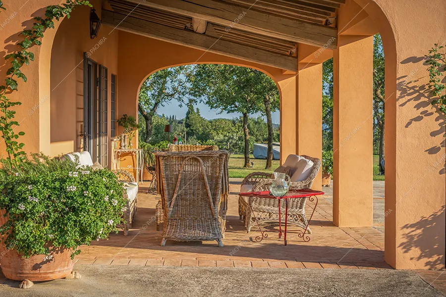 Veranda dell'agriturismo Tevere, location in stile country a Siena