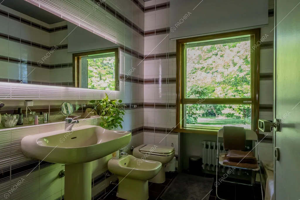 Bagno della villa Biotite, location in stile moderno a Verona