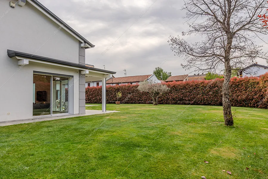 Giardino della villa Daintree, location in stile moderno a Varese
