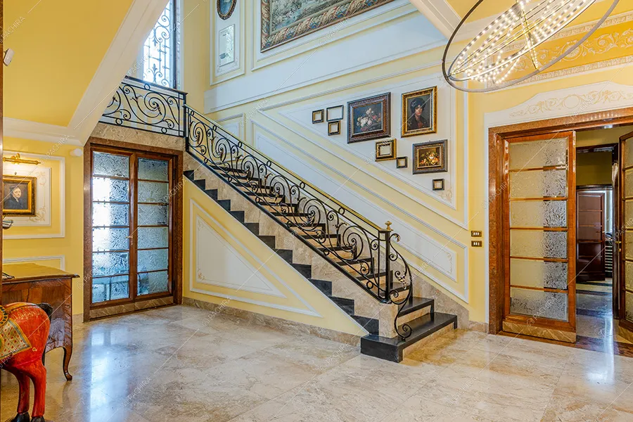 Scale della villa Lentisco, location in stile classico a Varese
