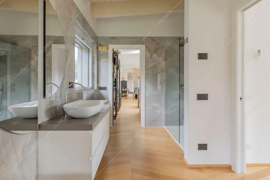 Bagno della villa Amazonite, location in stile contemporaneo a Varese