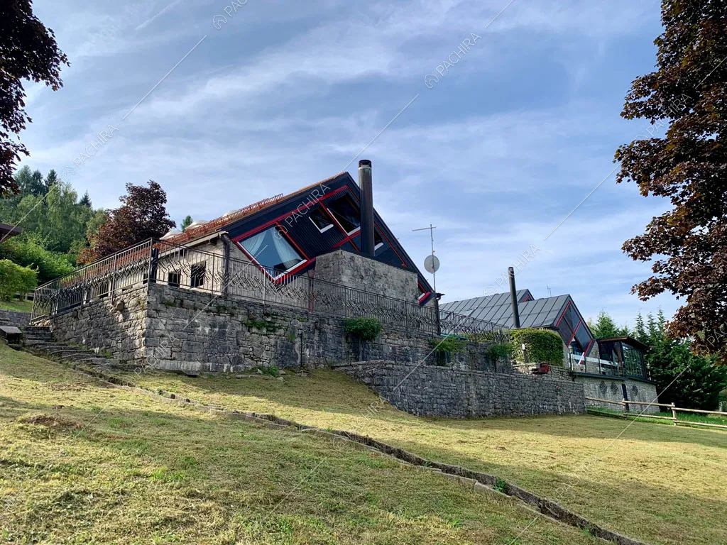 Esterni dello chalet Bulbine, location in stile moderno a Belluno