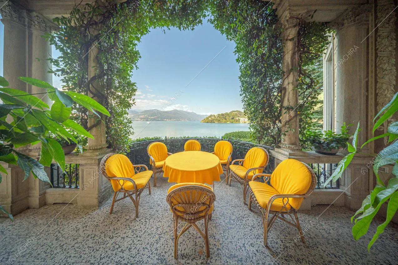 L'affascinate veranda con edera rampicante